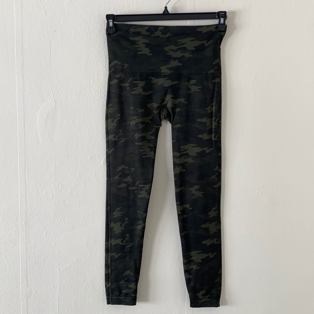 🕶️Spanx green army camo look at me now leggings L - Picture 3 of 7